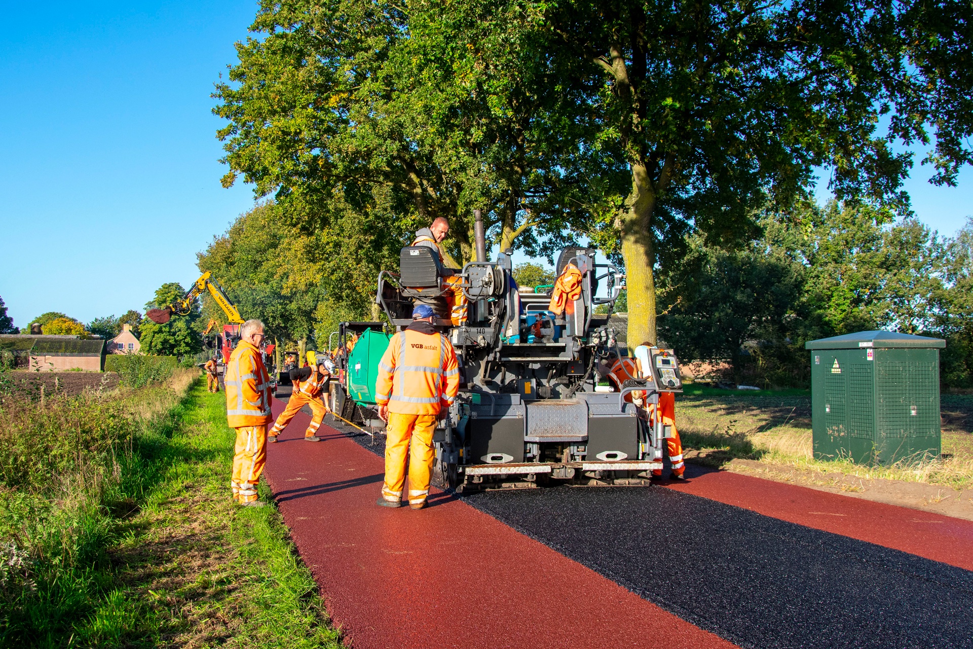 Reparatievakken en deklaag rood-zwart-rood - Rouwven Eersel